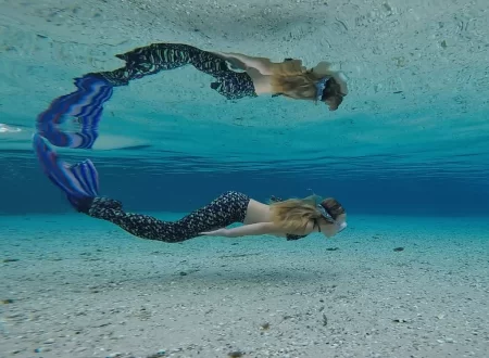 mermaid swimming underwater May 19 209 cropped 1024x1024